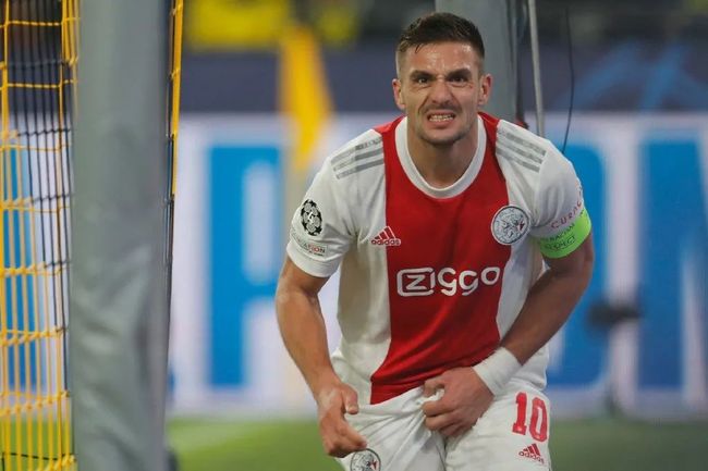 後防線在兩 後防線在兩